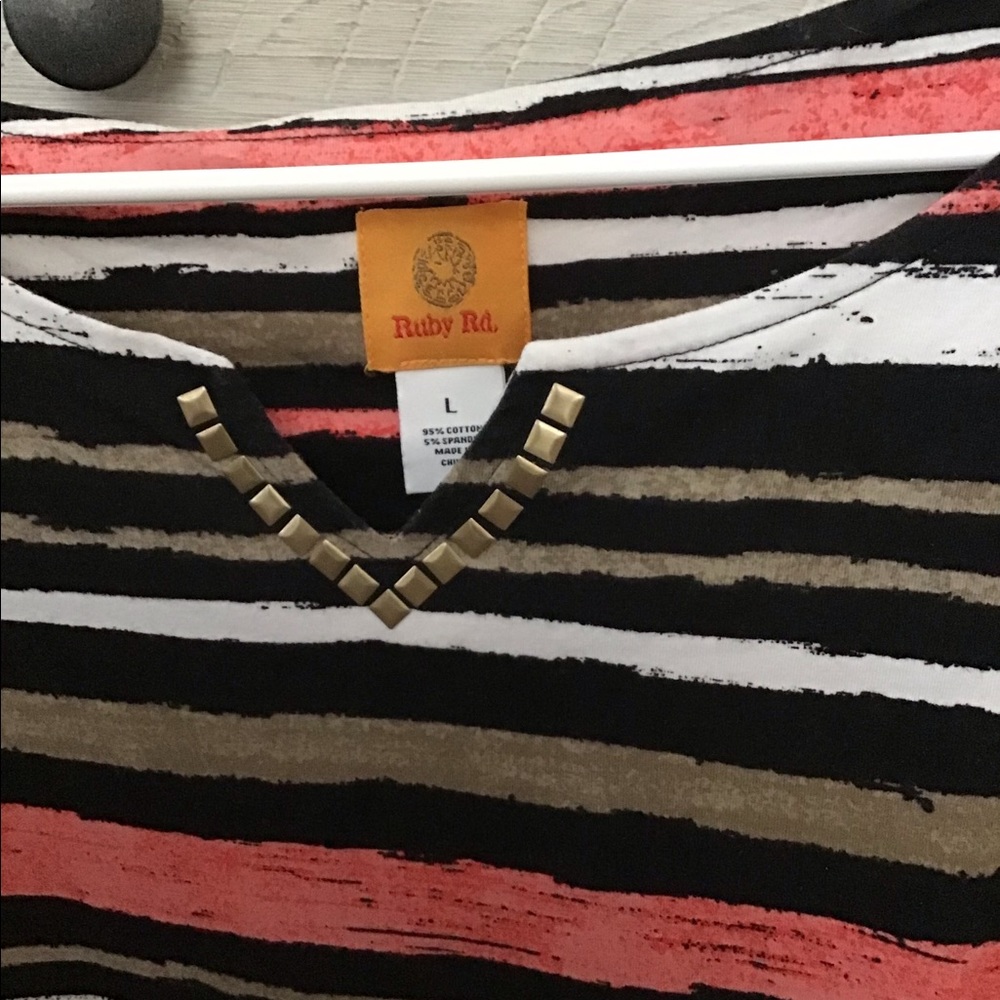 NWOT Ruby Rd top - Picture 2 of 3